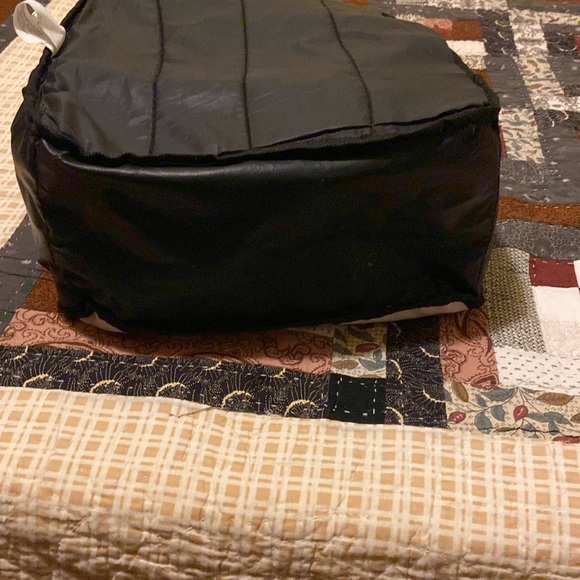 Pokémon Pikachu backpack two pocket 2017. side pockets. padded should .straps - Picture 7 of 9